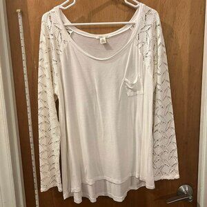 Size 3X - Bozzolo - White w/Lacy Sleeves Knit Pullover